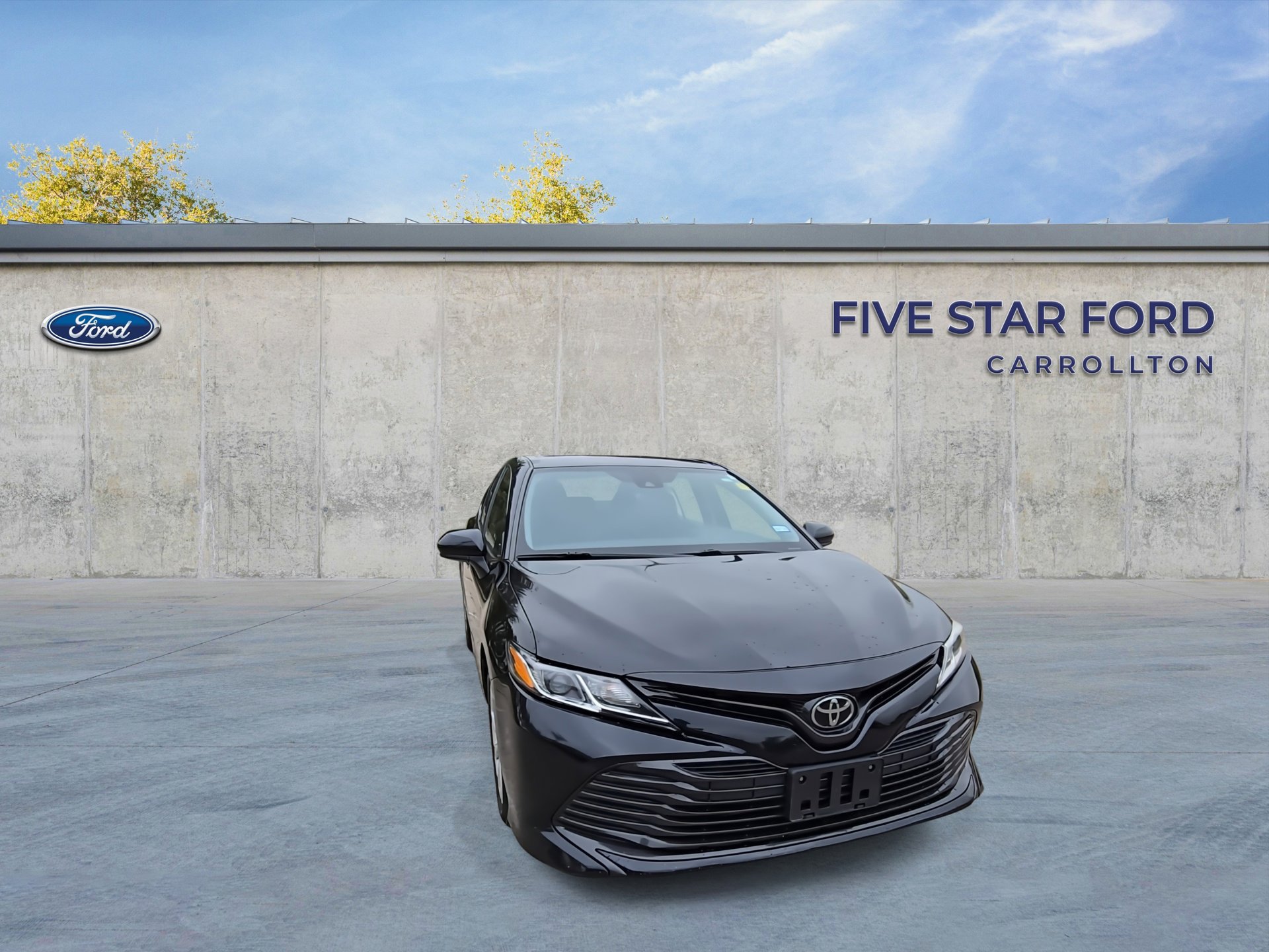 Used 2020 Toyota Camry LE image 3