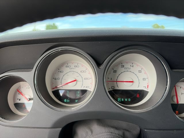 Used 2014 Dodge Challenger SXT RWD image 6