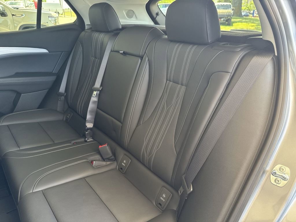 Certified 2025 Buick Envision Avenir AWD/4WD image 36