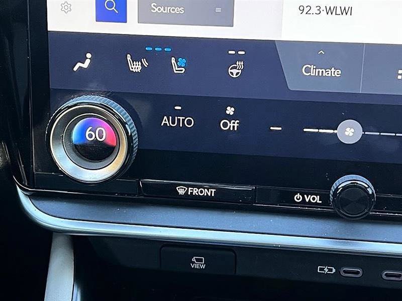 Used 2024 Lexus RZ 300e Premium w/ Accessory Package (Z1) image 33