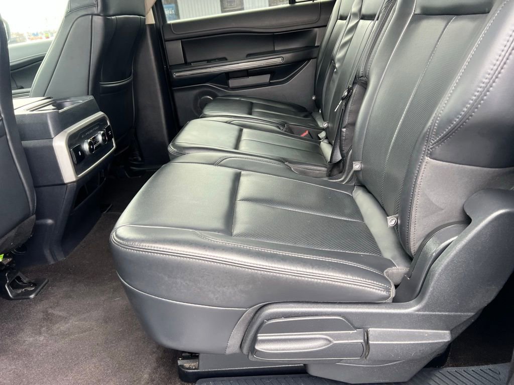 Used 2023 Ford Expedition Max XLT image 13