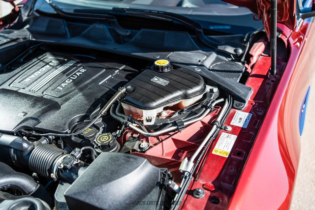 Used 2012 Jaguar XJ image 23