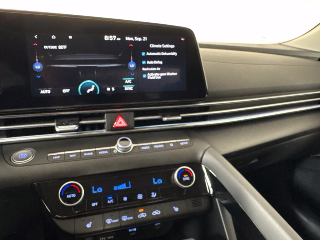 New 2026 Hyundai Elantra Limited FWD image 35