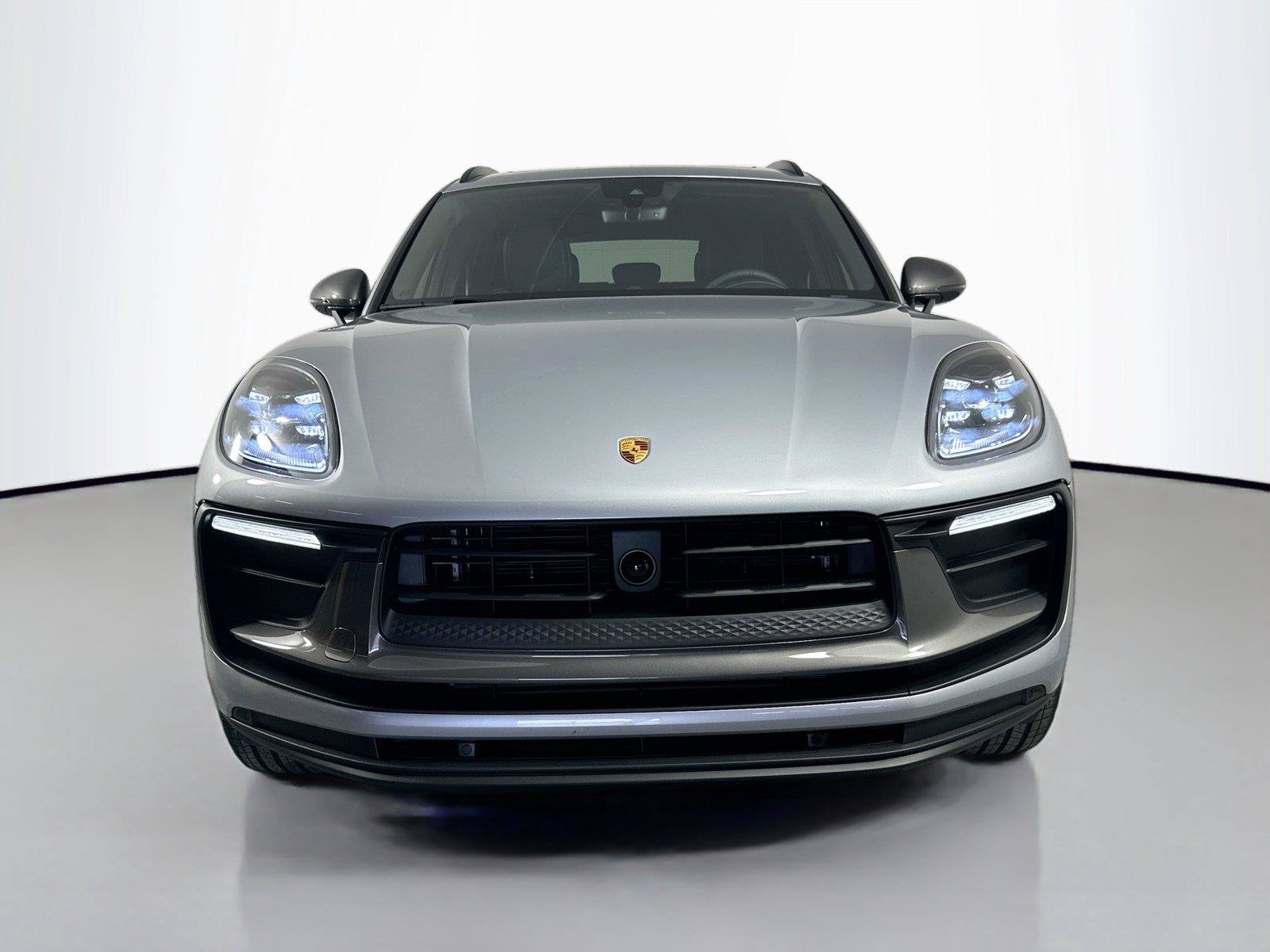 Used 2026 Porsche Macan Turbo AWD/4WD image 10