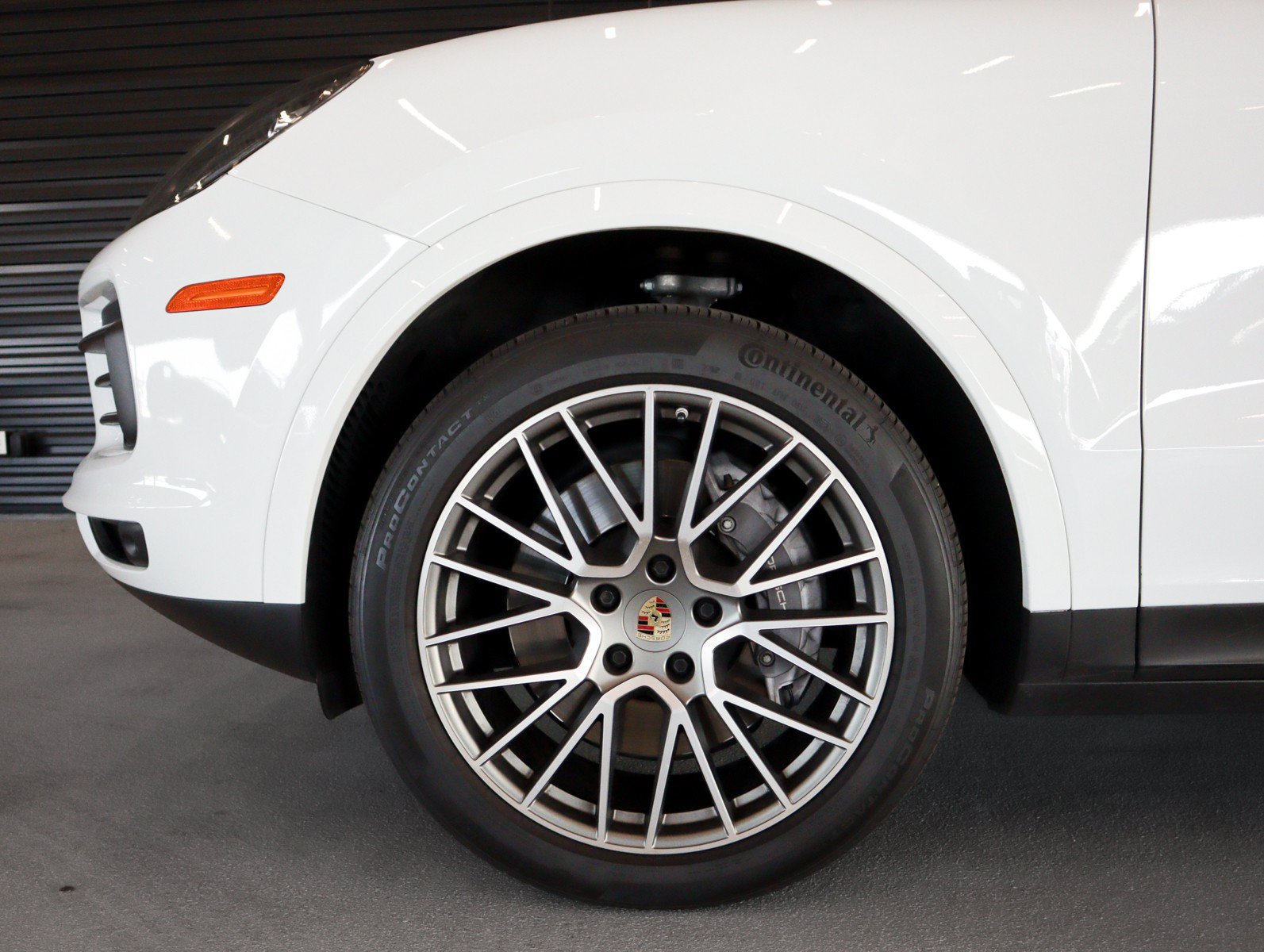 Certified 2023 Porsche Cayenne Platinum Edition AWD/4WD image 12