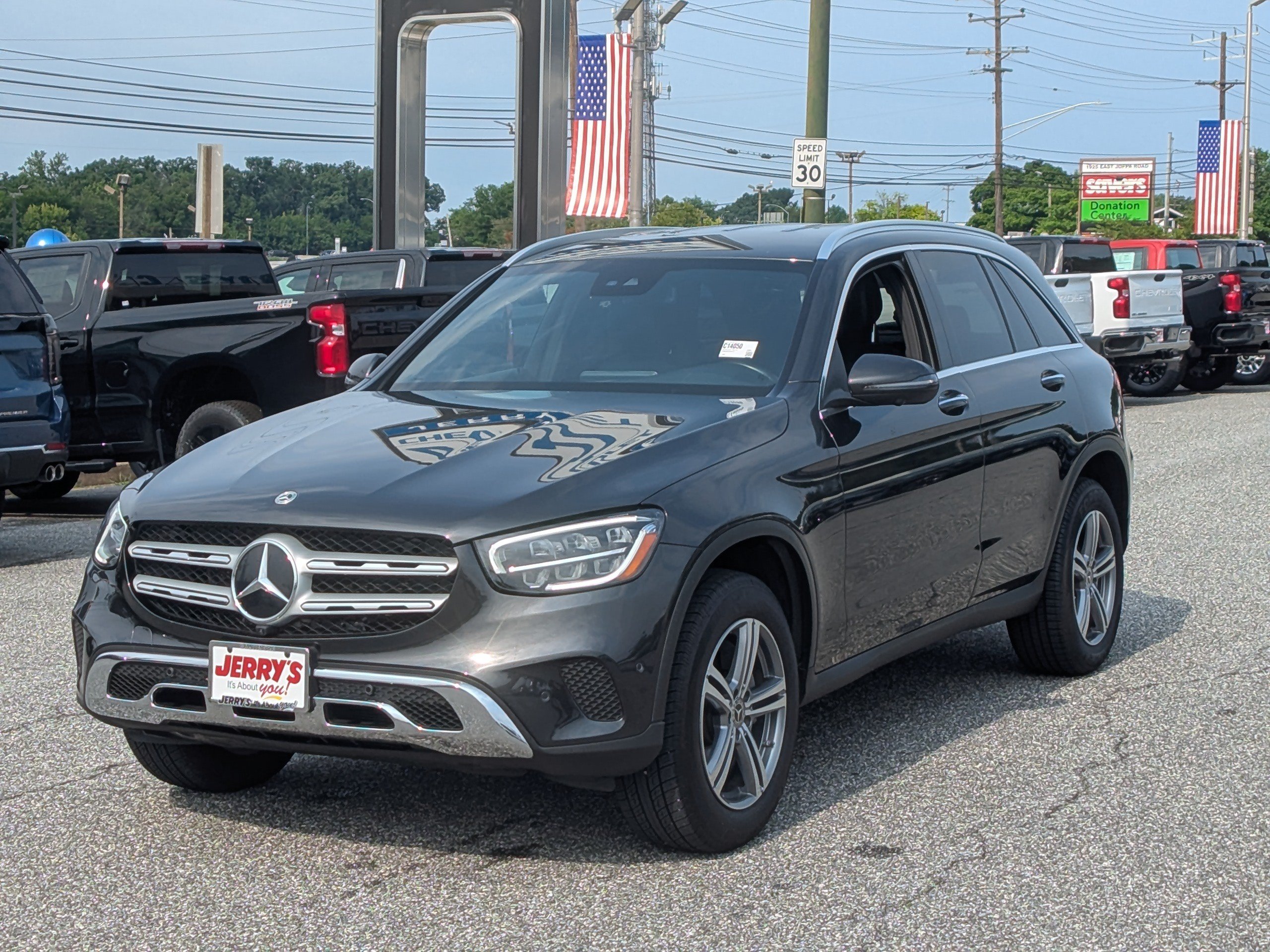 Used 2022 Mercedes-Benz GLC 300 4MATIC image 4