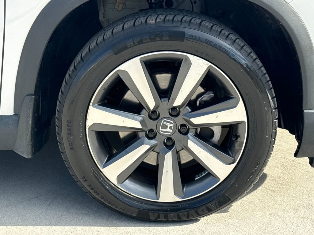 Used 2025 Honda Pilot Touring image 11