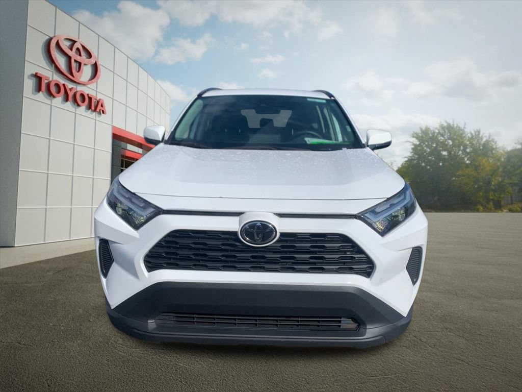 Used 2025 Toyota RAV4 XLE AWD/4WD image 8