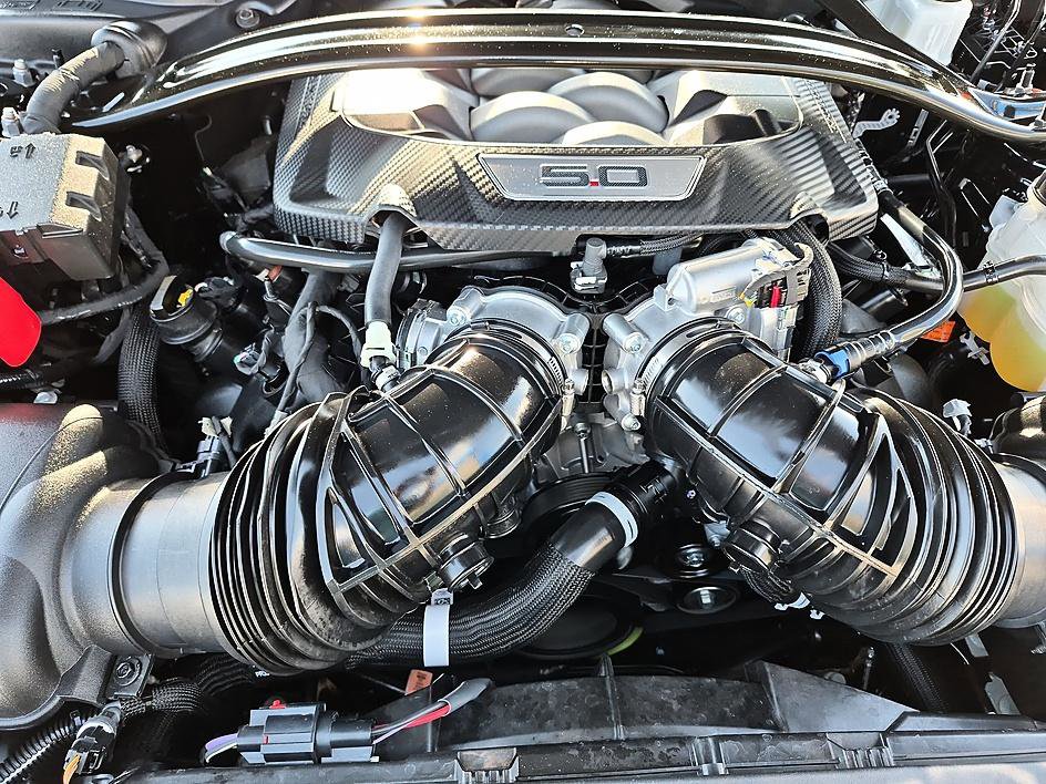 Used 2025 Ford Mustang GT Premium RWD image 35