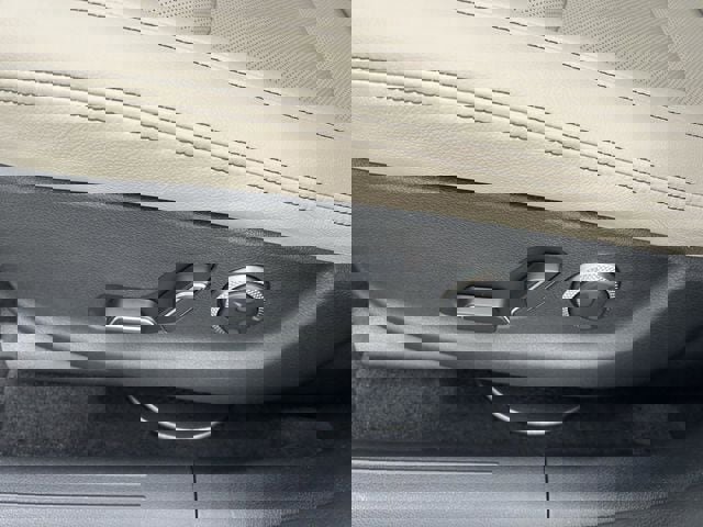 Used 2026 Genesis GV70 2.5T Select image 25