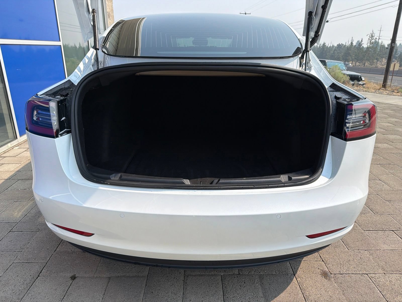 Used 2020 Tesla Model 3 Standard Range Plus RWD image 9