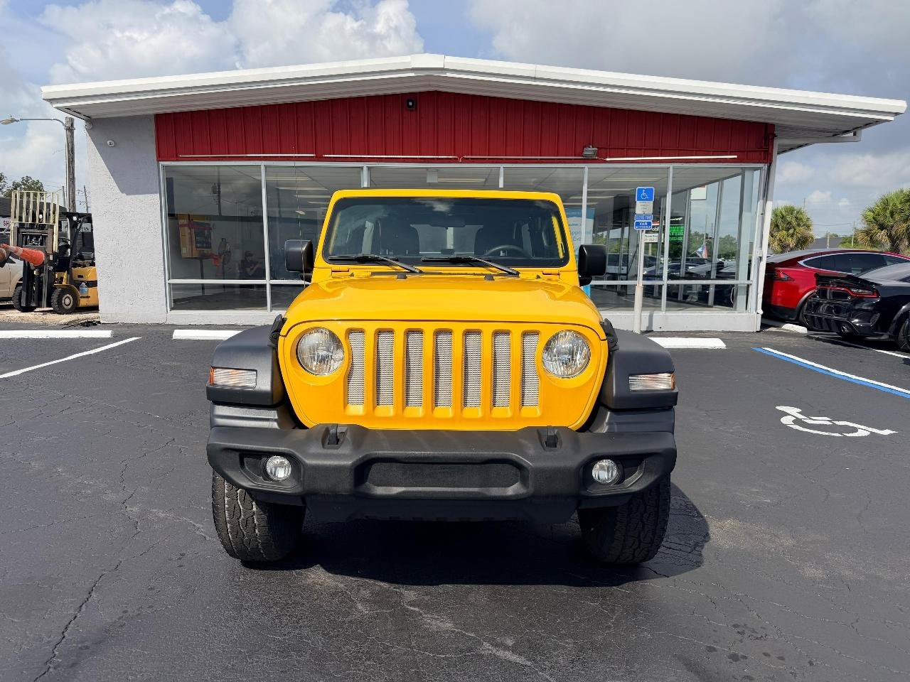 Used 2019 Jeep Wrangler Unlimited Sport AWD/4WD image 2