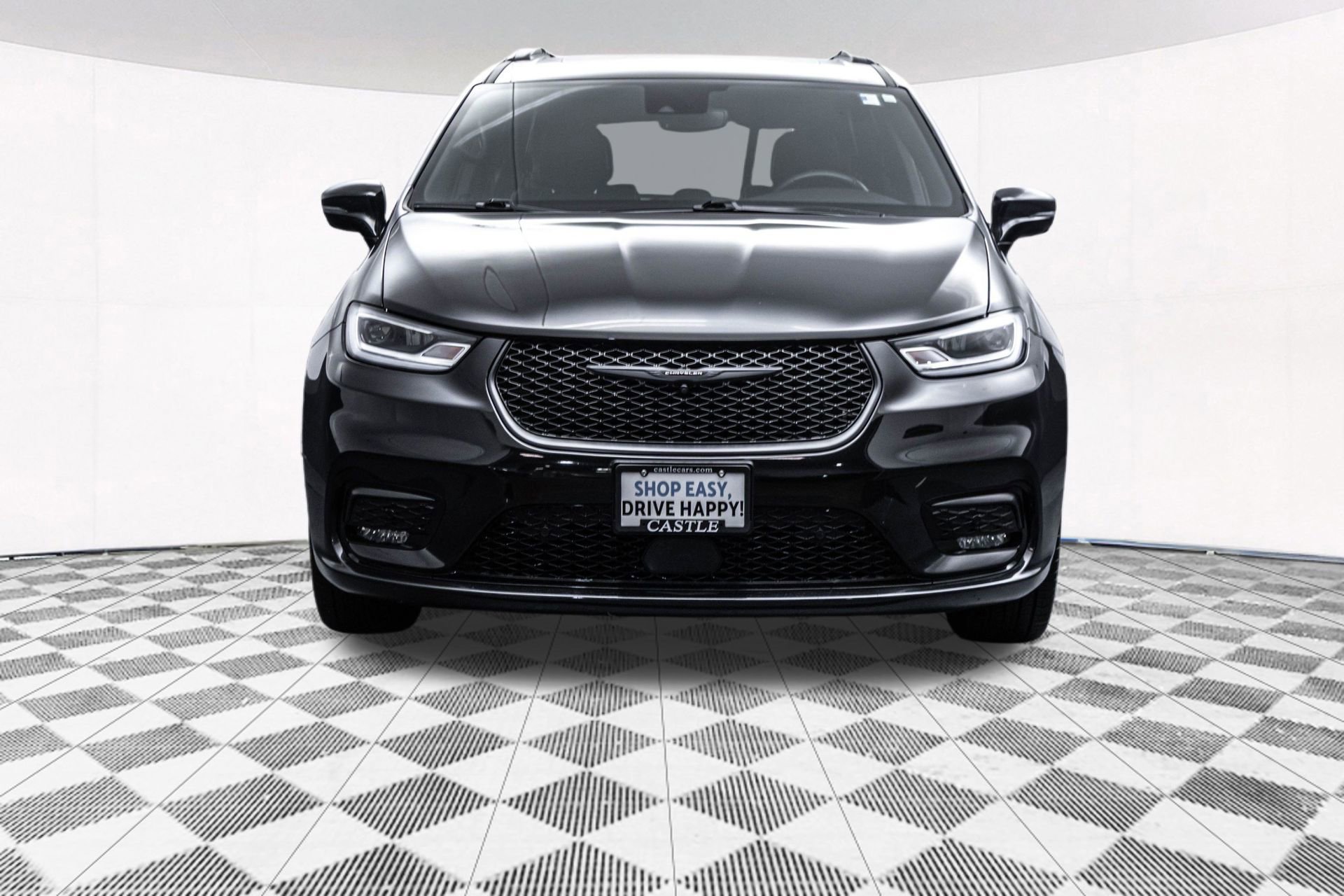 Used 2021 Chrysler Pacifica Limited w/ Uconnect Theater Family Group AWD/4WD image 17