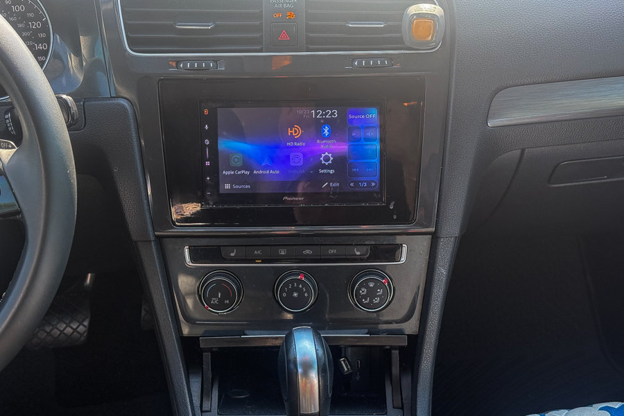 Used 2020 Volkswagen Golf 4-Door FWD image 15