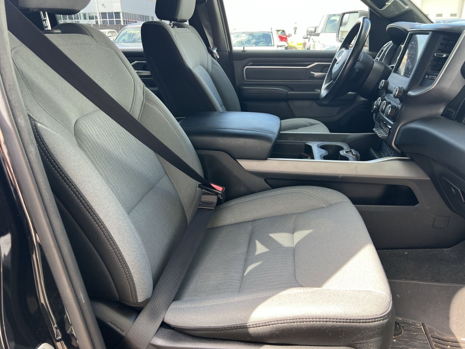 Used 2021 RAM 1500 4x4 Crew Cab image 25