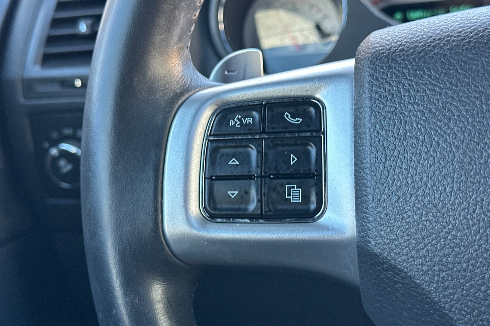 Used 2012 Dodge Challenger R/T image 33