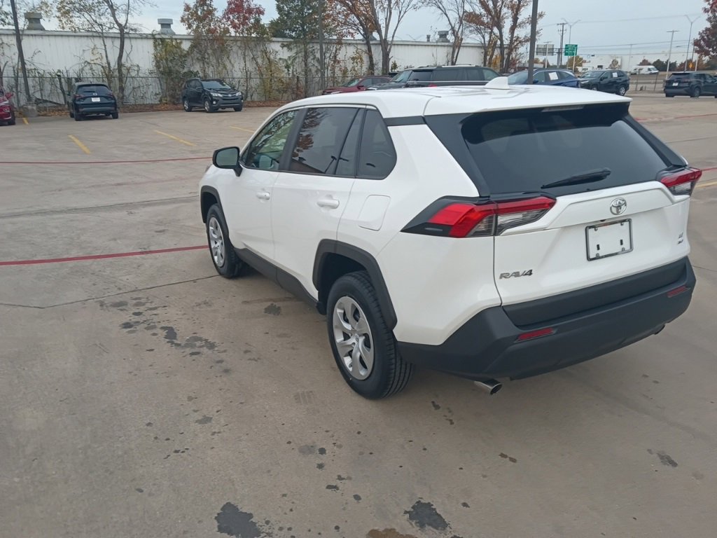 Used 2025 Toyota RAV4 LE image 12