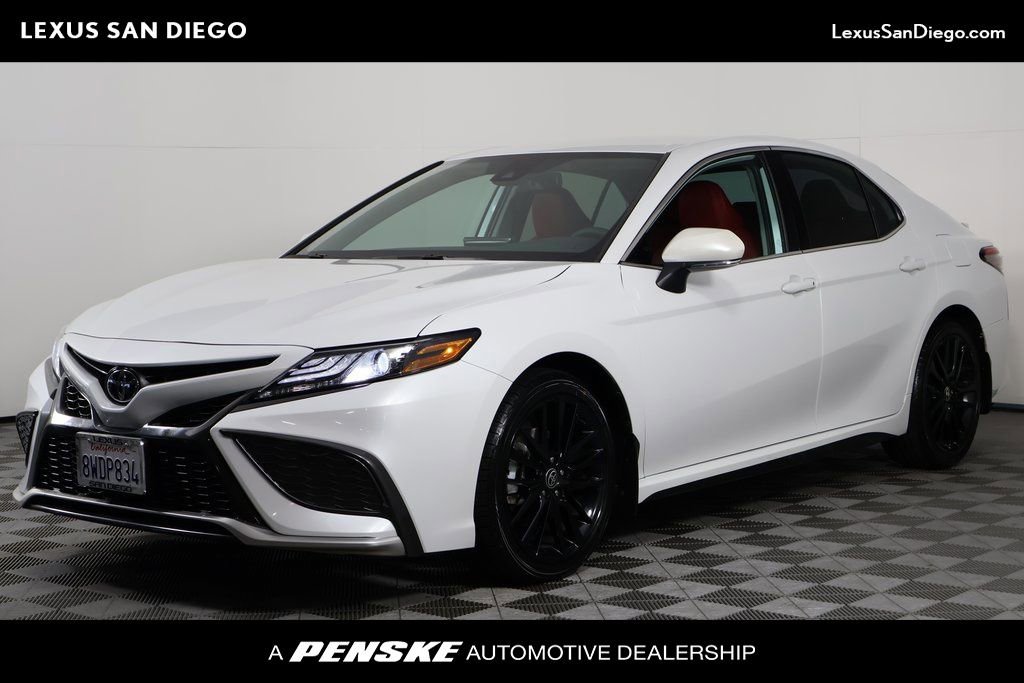 Used 2021 Toyota Camry XSE image 1