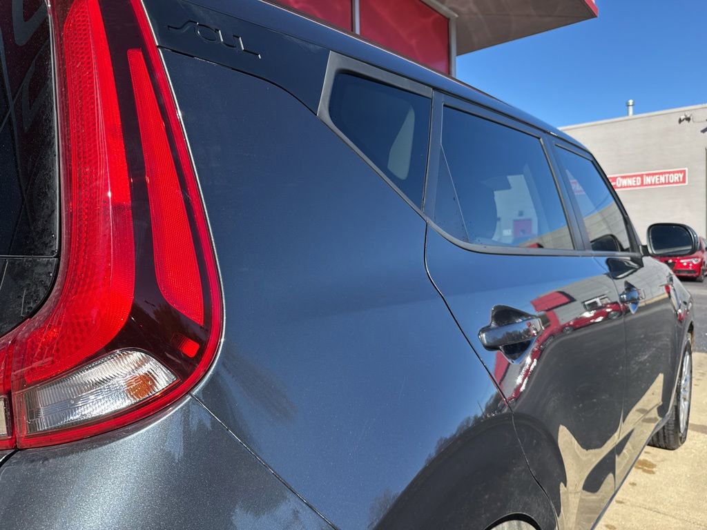Used 2020 Kia Soul LX image 3