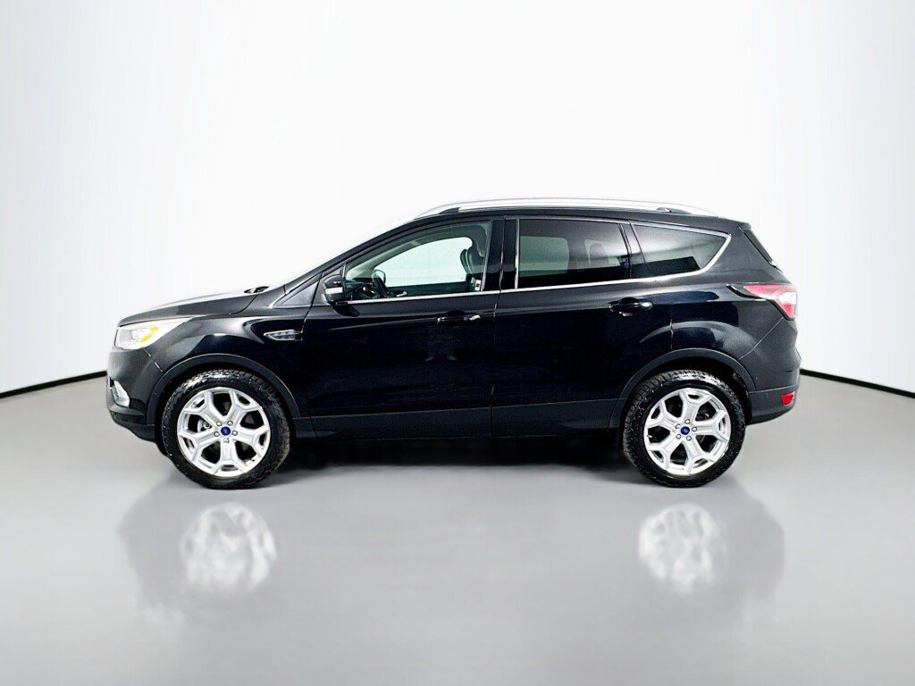 Used 2019 Ford Escape Titanium AWD/4WD image 2