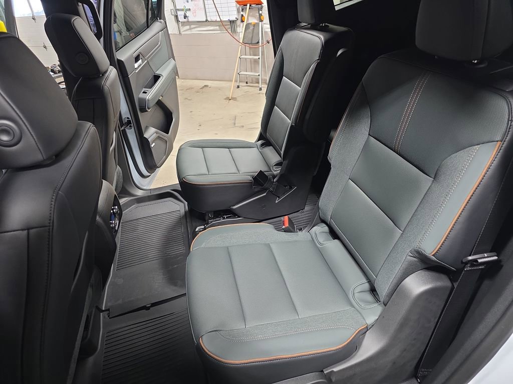 New 2026 GMC Acadia AT4 w/ Luxury Package AWD/4WD image 15