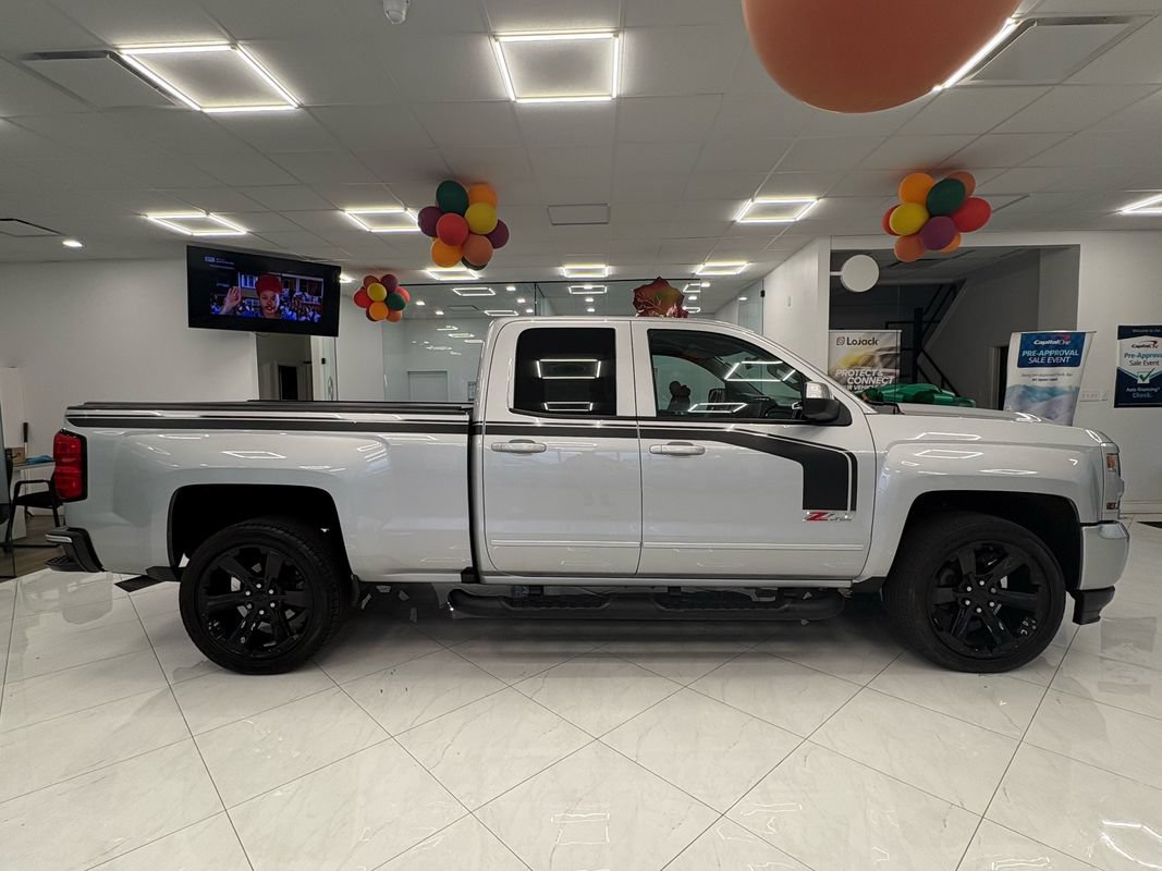 Used 2017 Chevrolet Silverado 1500 LT w/ Rally 2 Edition AWD/4WD image 5