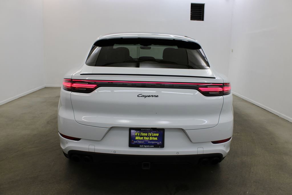 Certified 2023 Porsche Cayenne Platinum Edition image 6