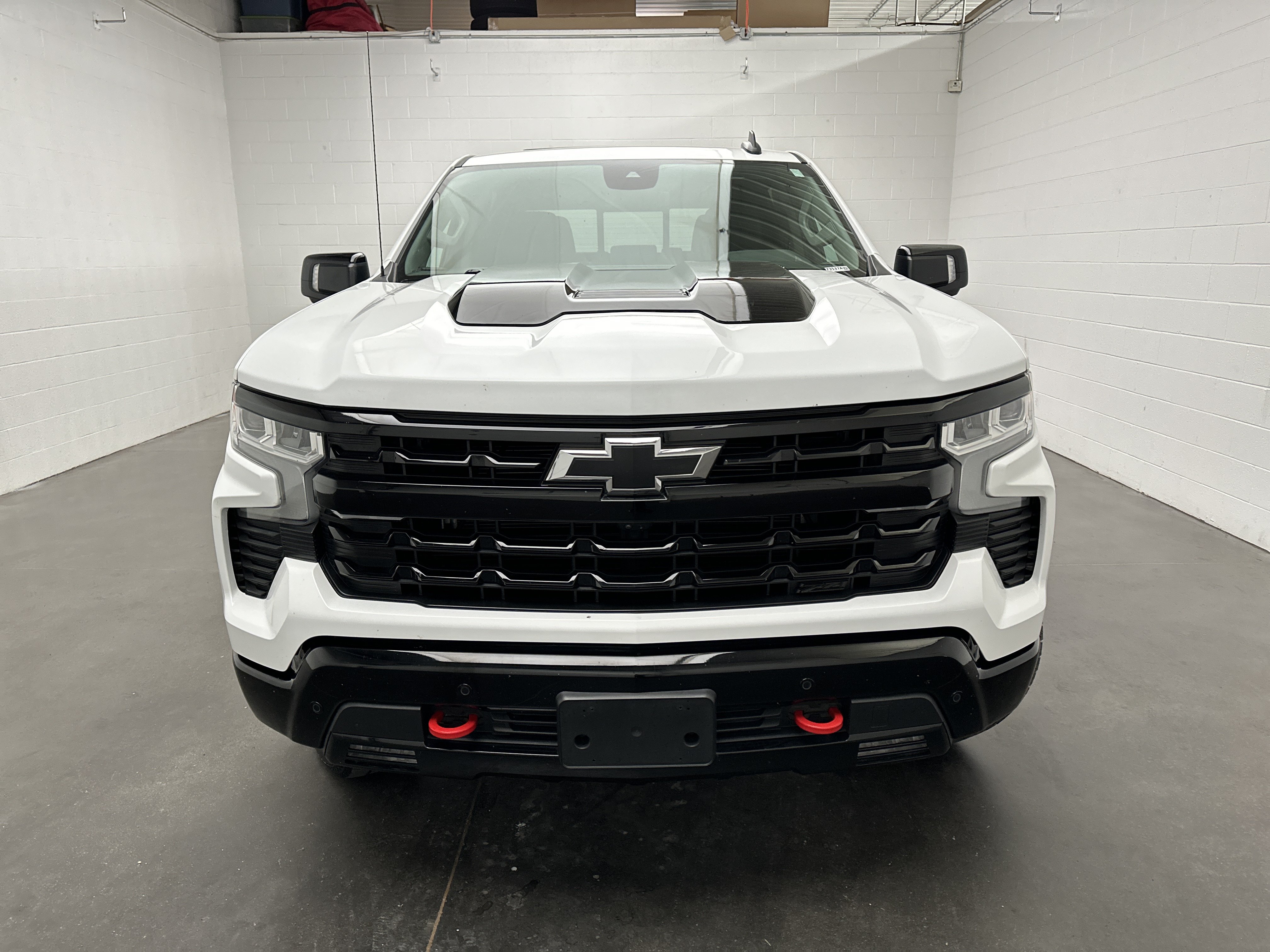 Used 2024 Chevrolet Silverado 1500 LT Trail Boss w/ LT Trail Boss Premium Package AWD/4WD image 4