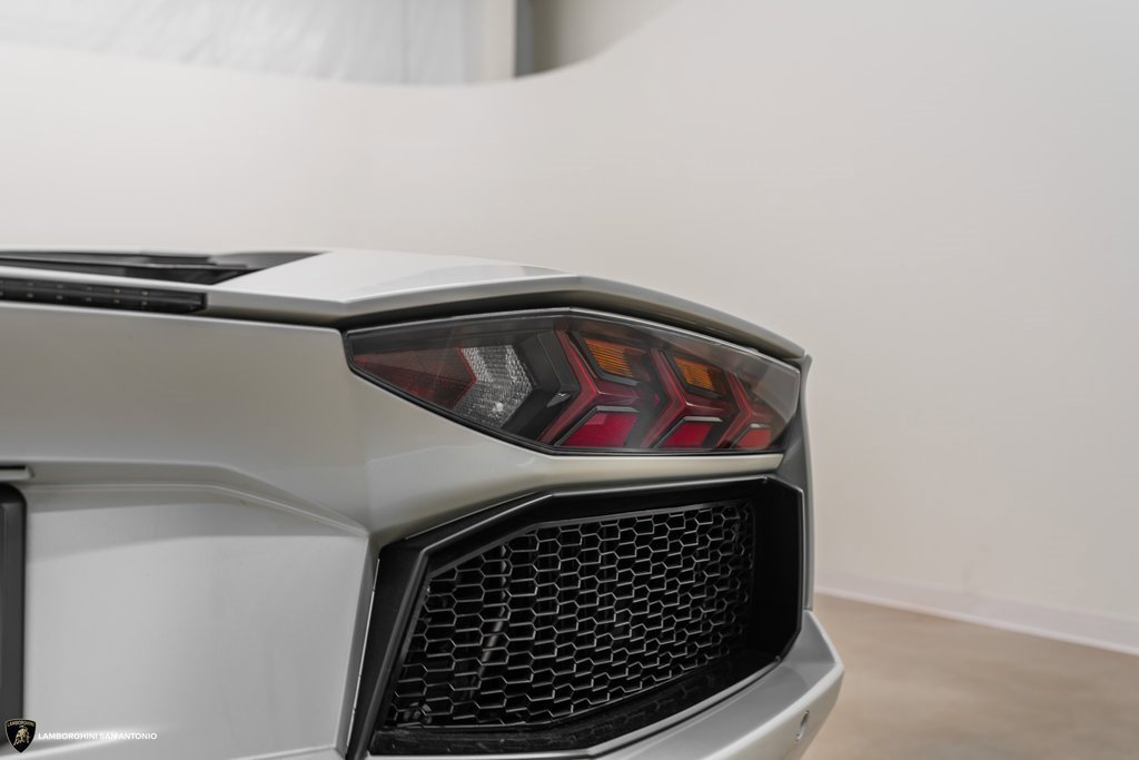 Used 2015 Lamborghini Aventador LP 700-4 image 27