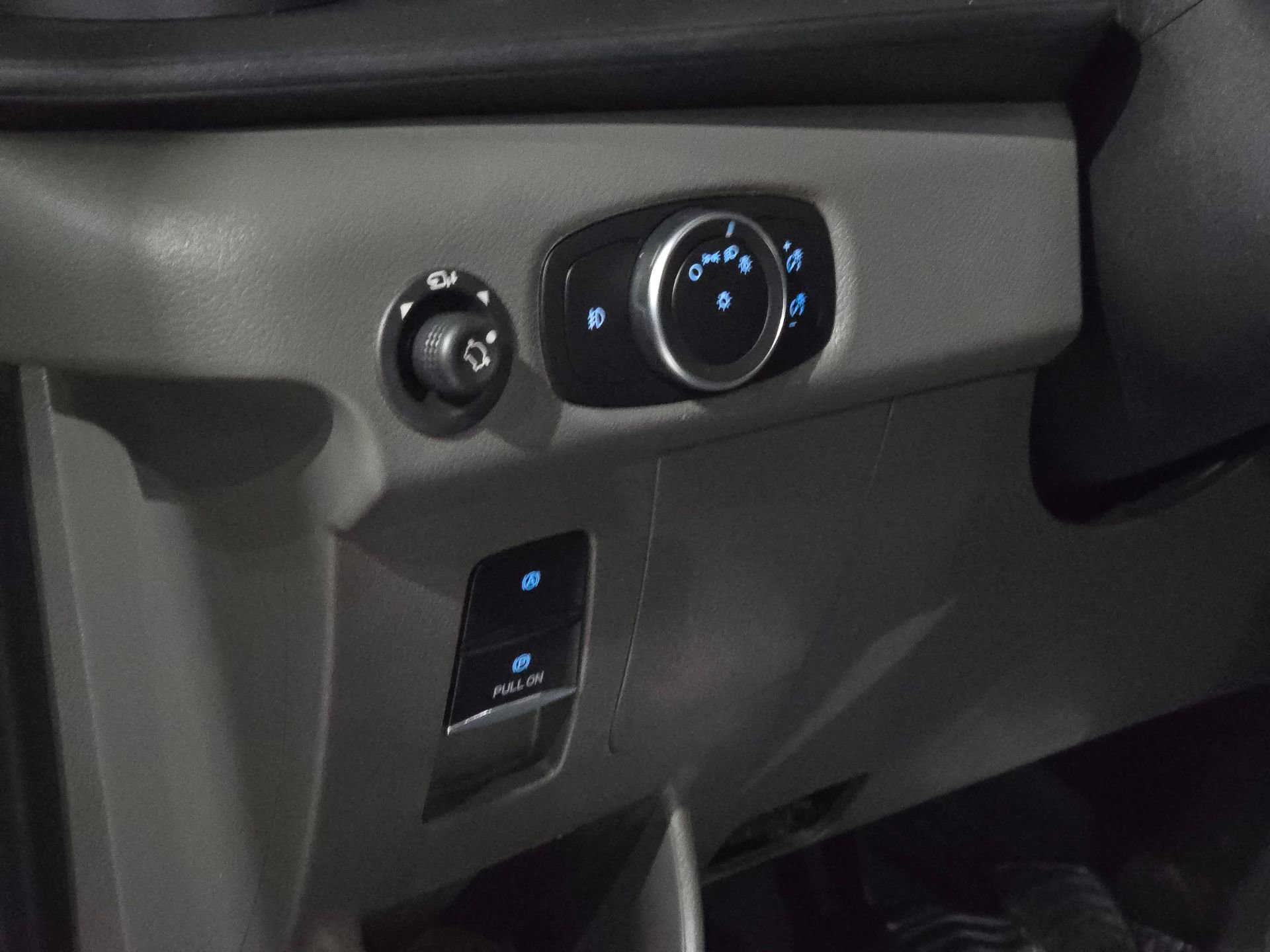 Used 2023 Ford Transit 350 XLT image 24