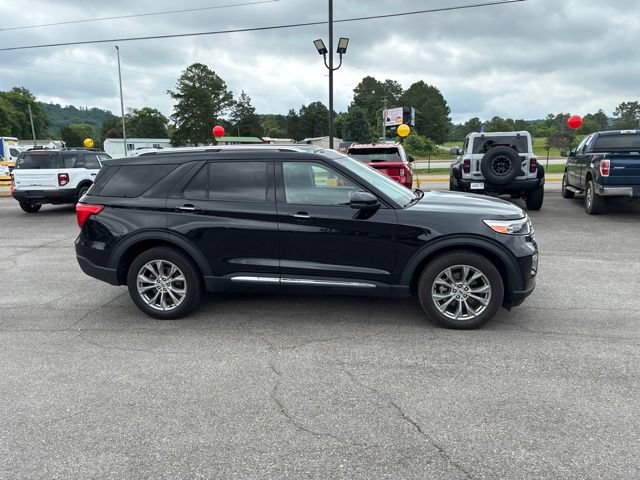 Used 2023 Ford Explorer Limited w/ Equipment Group 301A AWD/4WD image 9