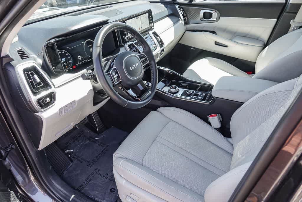 Certified 2023 Kia Sorento SX Prestige AWD/4WD image 14