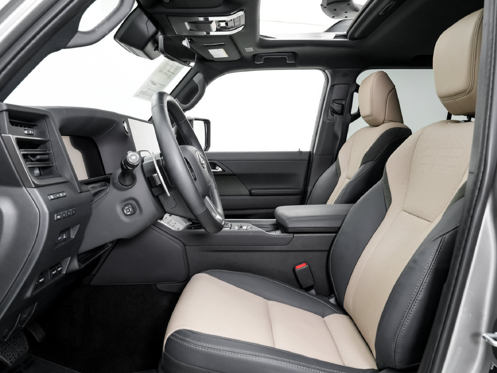 Used 2025 Lexus GX 550 AWD/4WD image 6