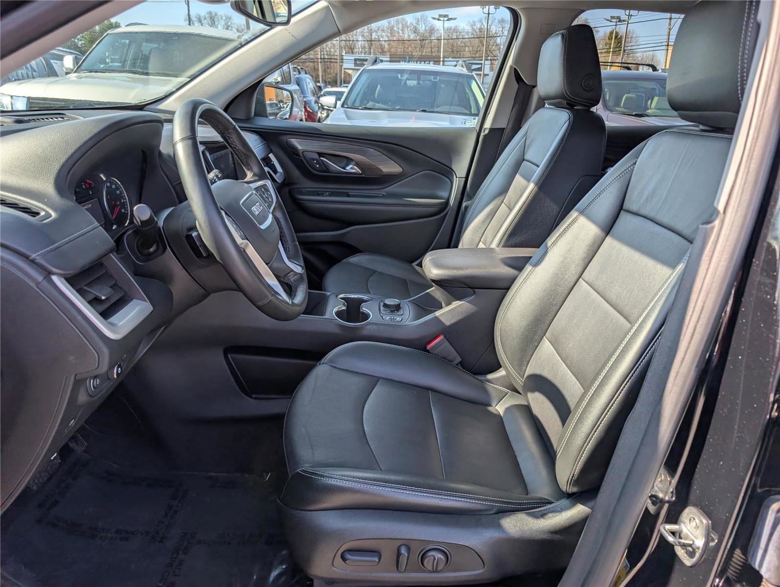 Used 2023 GMC Terrain SLT image 17