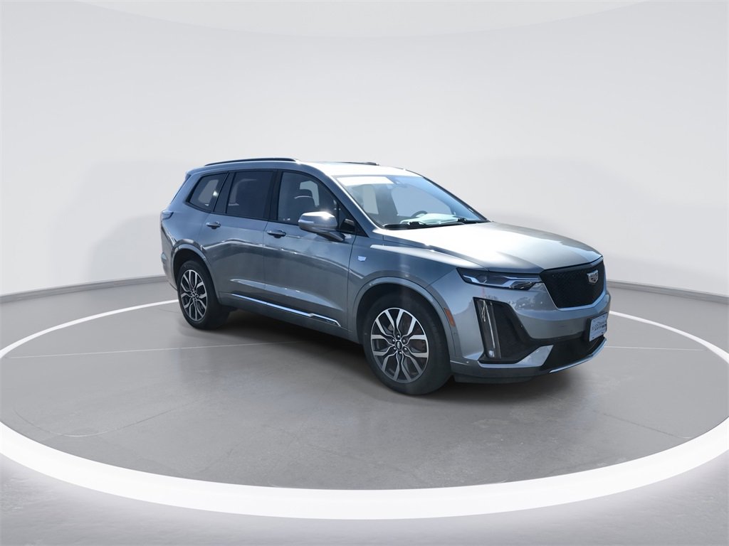 Used 2023 Cadillac XT6 Sport w/ Technology Package image 2
