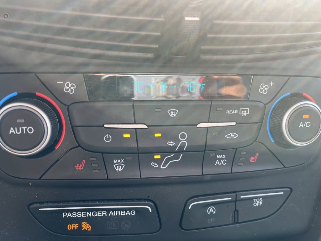 Used 2019 Ford Escape SE image 16