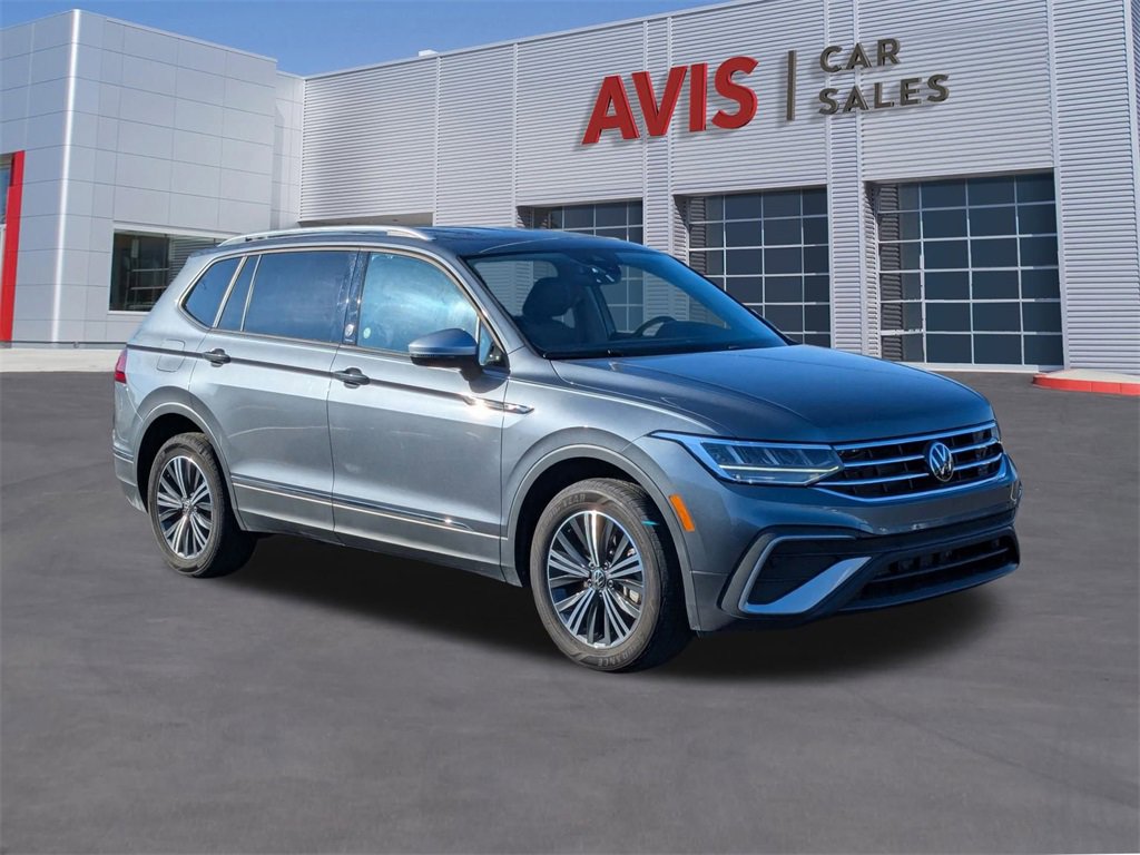 Used 2024 Volkswagen Tiguan SE image 9