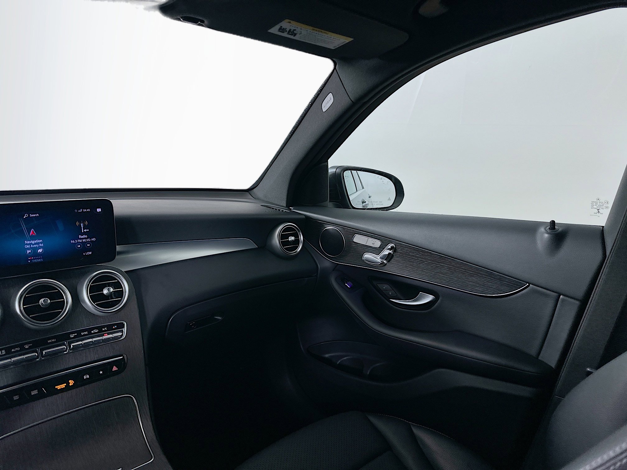 Used 2022 Mercedes-Benz GLC 300 4MATIC w/ Multimedia Package Lite image 31