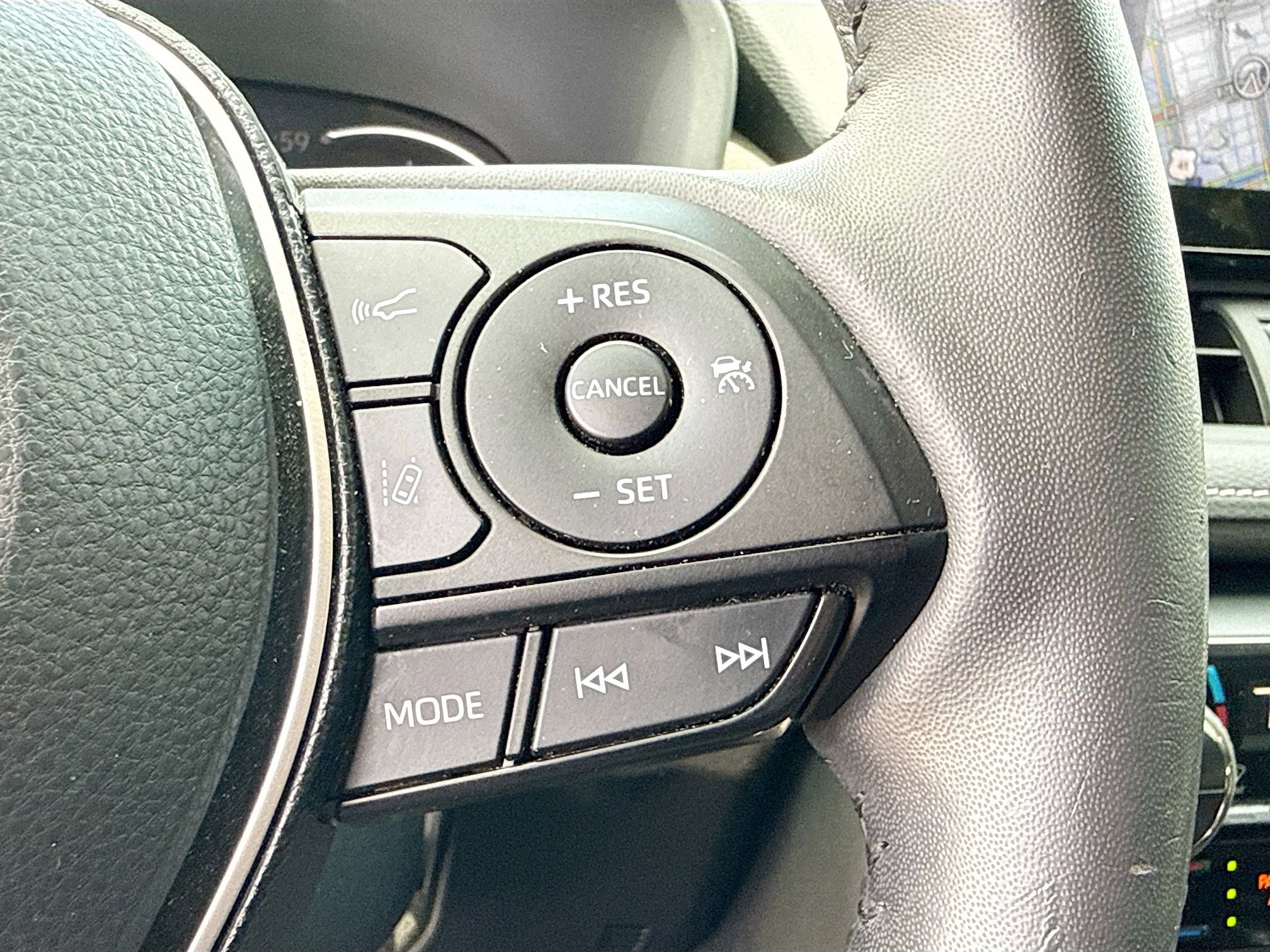 Used 2019 Toyota RAV4 Limited AWD/4WD image 39