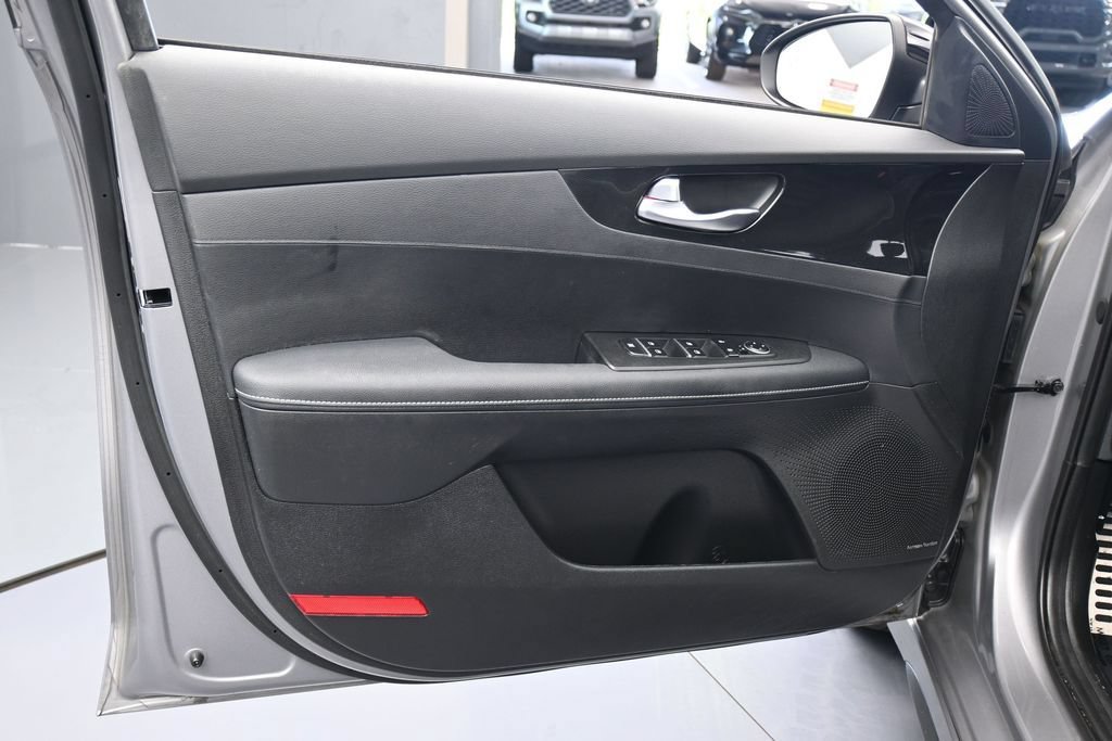 Used 2023 Kia Forte GT-Line w/ GT-Line Premium Package FWD image 28
