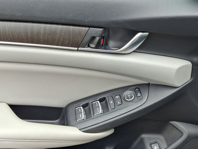 Used 2019 Honda Accord EX image 11