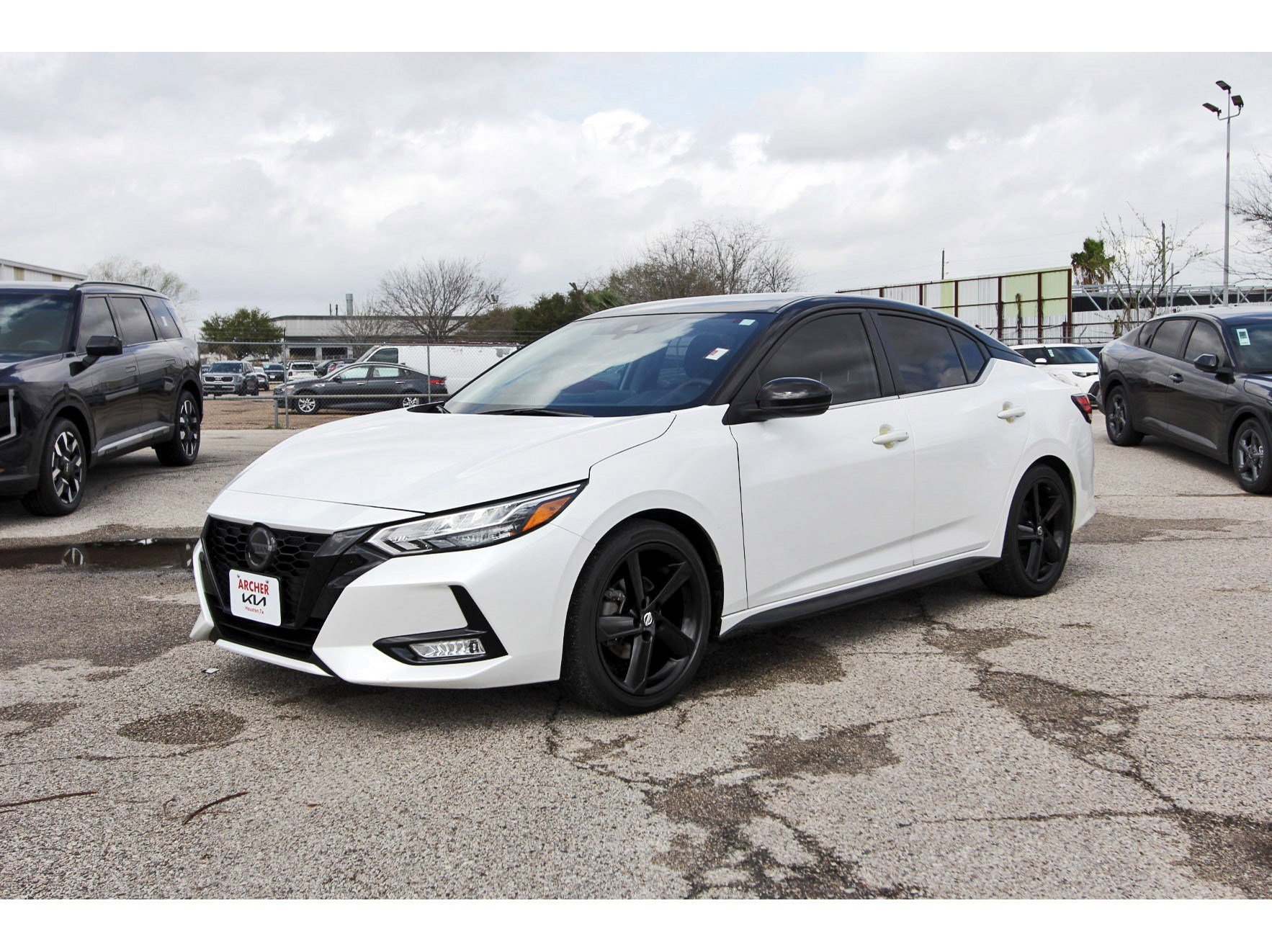 Used 2023 Nissan Sentra SR w/ Midnight Edition Package image 3