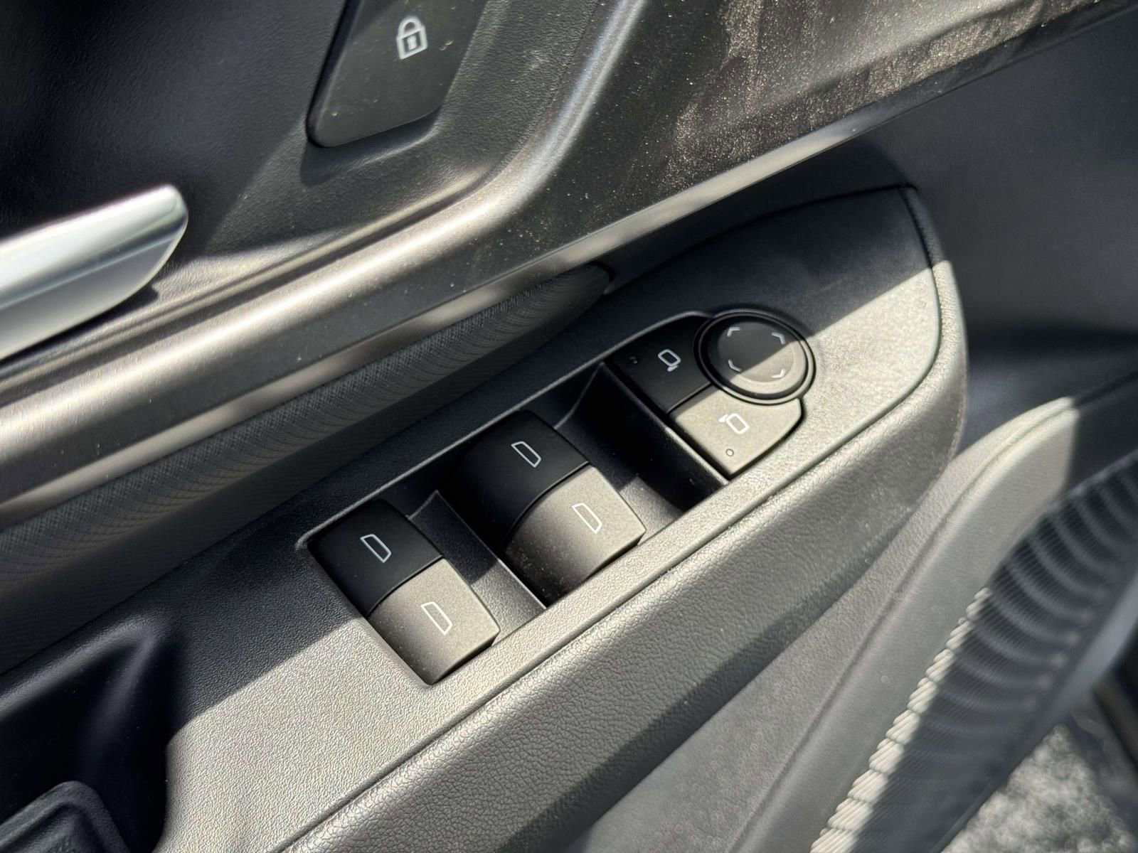 New 2026 Chevrolet Equinox EV LT image 14