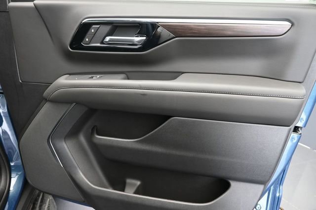 New 2026 Chevrolet Tahoe LS w/ LPO, Dark Essentials Package AWD/4WD image 39