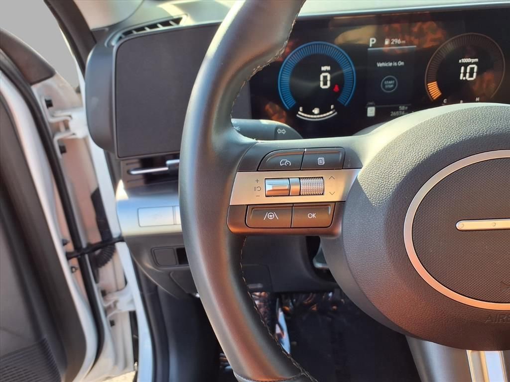 Used 2025 Hyundai Kona SEL image 11