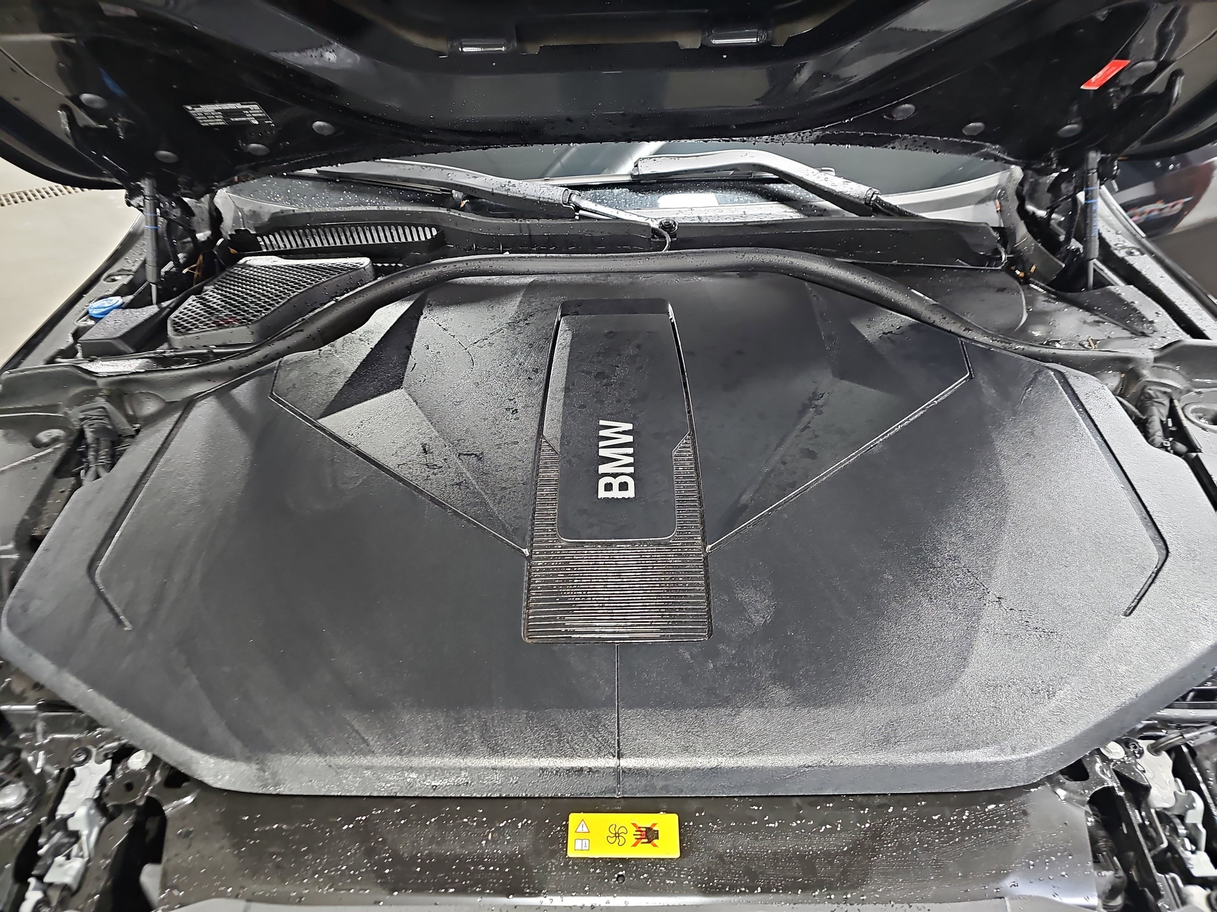 Certified 2025 BMW i5 eDrive40i w/ M Sport Package image 33