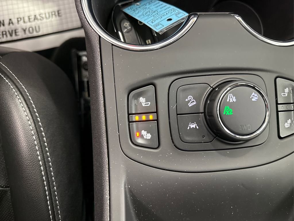 Used 2022 GMC Terrain SLT image 32