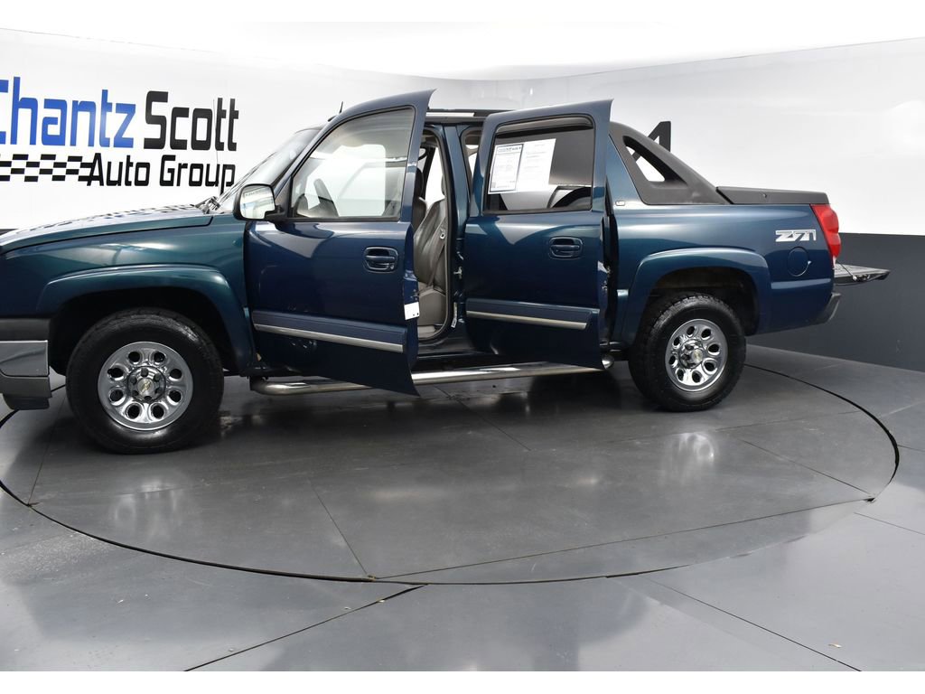 Used 2005 Chevrolet Avalanche Z71 w/ Sun And Sound Package image 26