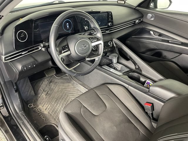 Used 2021 Hyundai Elantra SEL w/ Convenience + Premium Package FWD image 3