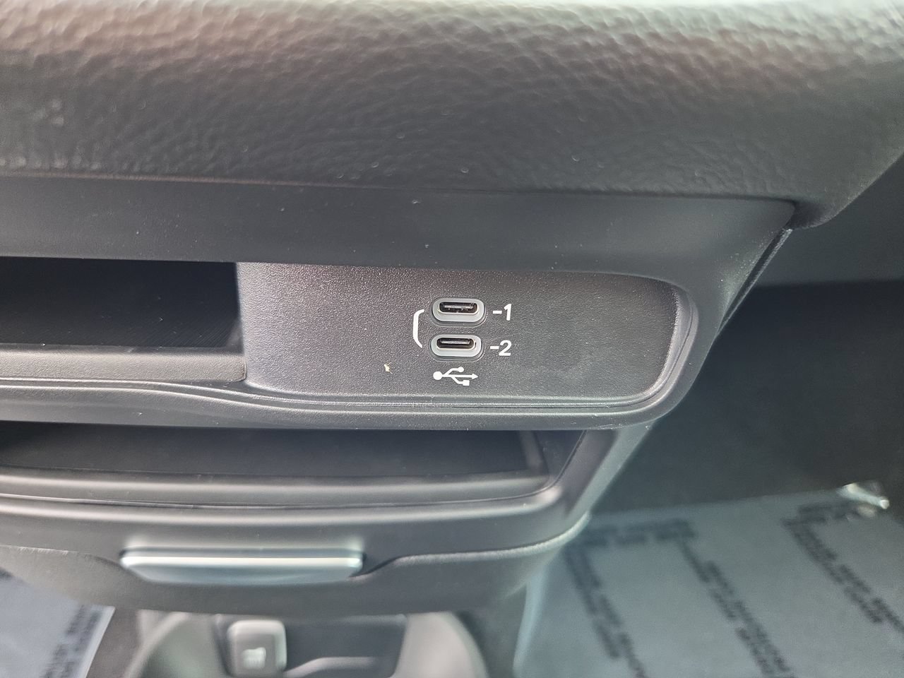 New 2027 Chrysler Pacifica Select w/ Family Tech Group FWD image 29